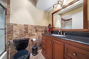 12633 Memorial Dr, Houston, TX 77024 - Photo 11