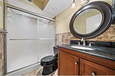 12633 Memorial Dr #96, Houston, TX 77024 - Photo 15