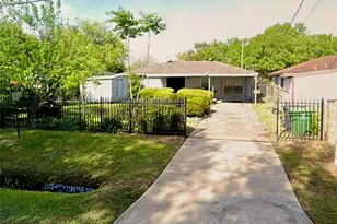 8935 Martin Luther King Blvd, Houston, TX 77033 - Photo 5