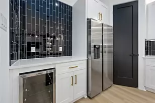 8313 Bassett St, Houston, TX 77051 - Photo 17