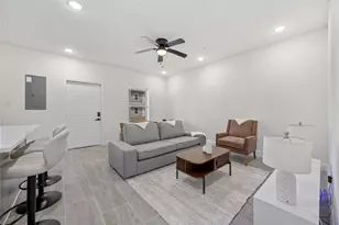 9129 Brandon St, Houston, TX 77051 - Photo 5