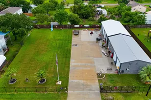 215 22nd St, Dickinson, TX 77539 - Photo 1