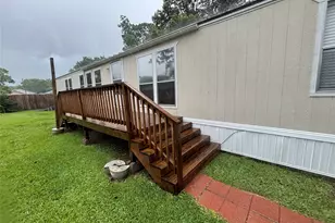 4715 3rd St, Bacliff, TX 77518 - Photo 17