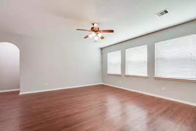 10022 Lynnwood Drive, Baytown, TX 77521 - Photo 9