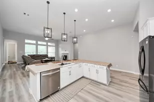 4916 Autumn Hls Trl, Pearland, TX 77584 - Photo 11