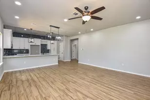 145 W Jackson St, West Columbia, TX 77486 - Photo 11