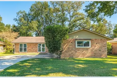 820 Perry Street, Angleton, TX 77515 - Photo 3