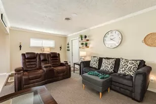 820 Perry St, Angleton, TX 77515 - Photo 13