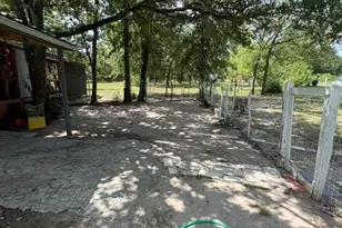 25660 Cemetery Rd, Bedias, TX 77831 - Photo 7