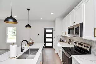 7926 Gladstone St, Houston, TX 77051 - Photo 3