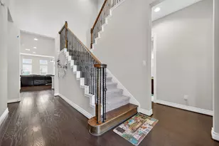 4947 Thunder Creek Ln, Sugar Land, TX 77479 - Photo 9