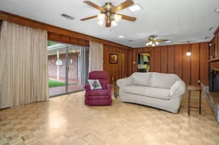 916 E Houston Ave, Crockett, TX 75835 - Photo 13