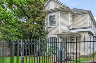 211 Emerson St, Houston, TX 77006 - Photo 3