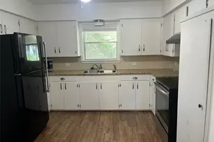 1002 Fowlkes St, Sealy, TX 77474 - Photo 7