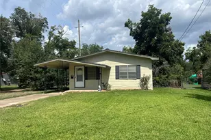 1002 Fowlkes St, Sealy, TX 77474 - Photo 1