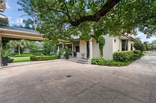 9018 Bace Dr, Houston, TX 77055 - Photo 47