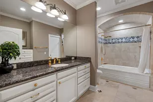 9018 Bace Dr, Houston, TX 77055 - Photo 45
