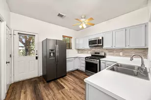 1912 Shearn St, Houston, TX 77007 - Photo 11