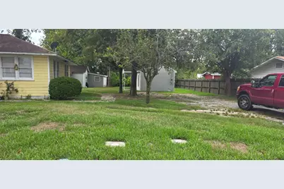 813 N Avenue D, Humble, TX 77338 - Photo 3
