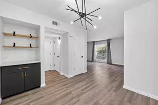 1811 Stoney Brook Dr, Houston, TX 77063 - Photo 9