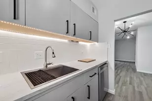 1811 Stoney Brook Dr, Houston, TX 77063 - Photo 17