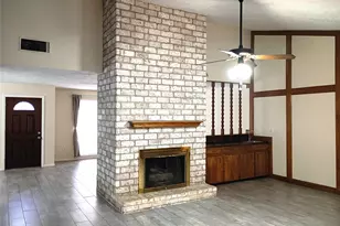 2847 Field Line Dr, Sugar Land, TX 77479 - Photo 3