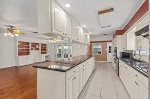 5447 Indigo St, Houston, TX 77096 - Photo 11