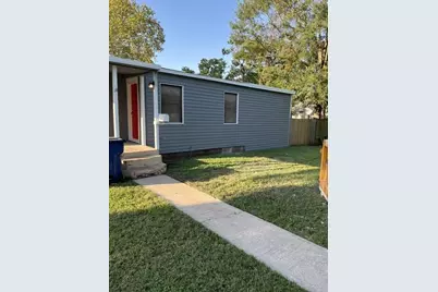 911 16th Avenue N, Texas City, TX 77590 - Photo 1