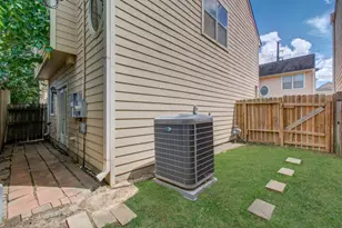 2211 Naomi St, Houston, TX 77054 - Photo 33