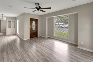 1705 Avondale St, Victoria, TX 77901 - Photo 5