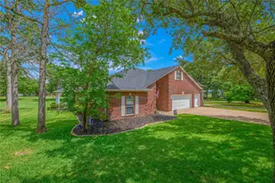 7 Hickory Ridge Ln, Normangee, TX 77871 - Photo 3
