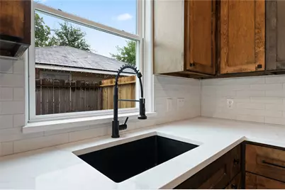 3018 Rust Avenue, Texas City, TX 77590 - Photo 13