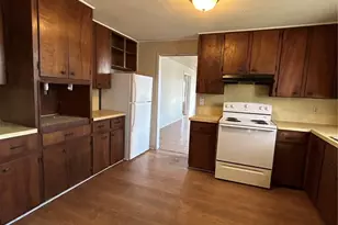 530 W 1st St, Freeport, TX 77541 - Photo 13