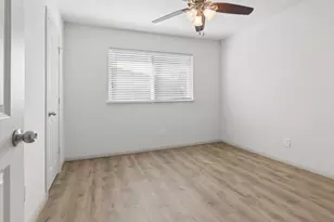 6022 Beaudry Dr, Houston, TX 77035 - Photo 19