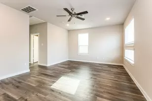 357 N Centro Cir, Shenandoah, TX 77385 - Photo 11