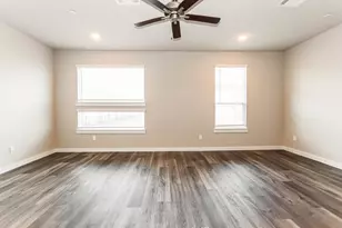 357 N Centro Cir, Shenandoah, TX 77385 - Photo 9