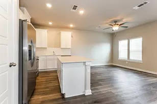 357 N Centro Cir, Shenandoah, TX 77385 - Photo 7