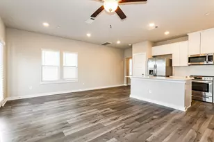 357 N Centro Cir, Shenandoah, TX 77385 - Photo 3