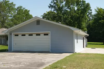 213 Fm 2558 E, Broaddus, TX 75929 - Photo 5