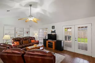 8126 Ivan Reid Dr, Houston, TX 77040 - Photo 7