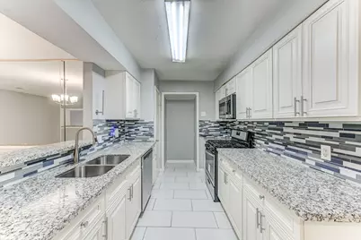 11819 S Nottingham Circle, Houston, TX 77071 - Photo 15