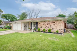 11819 S Nottingham Cir, Houston, TX 77071 - Photo 1