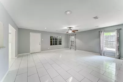 11819 S Nottingham Circle, Houston, TX 77071 - Photo 19