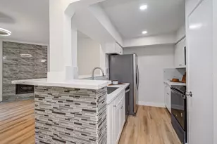 1100 Augusta Dr, Houston, TX 77057 - Photo 5