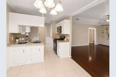 5107 Longshadow Drive, Dickinson, TX 77539 - Photo 7