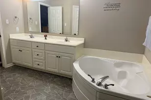 16293 Sun View Ln, Conroe, TX 77302 - Photo 9