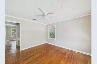 4502 Larch Lane, Bellaire, TX 77401 - Photo 17