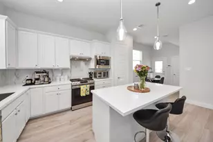 506 W Donovan St, Houston, TX 77091 - Photo 9