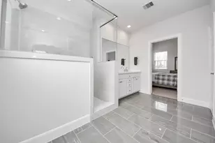 506 W Donovan St, Houston, TX 77091 - Photo 15