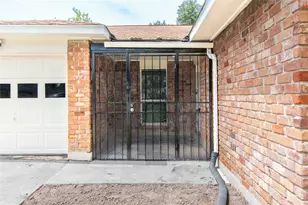 11026 Sandstone St, Houston, TX 77072 - Photo 5
